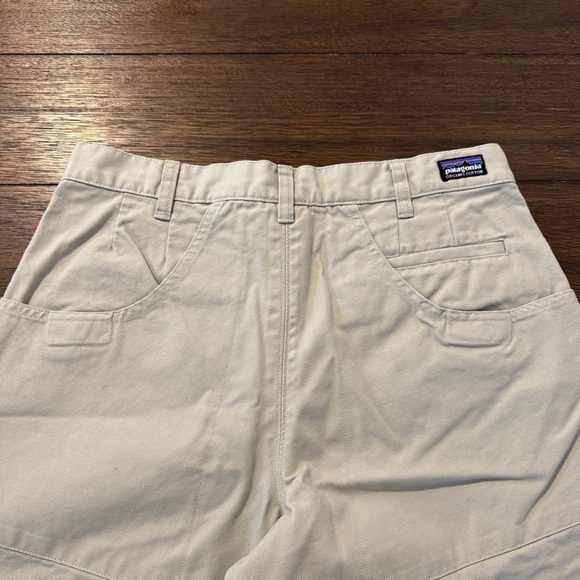 Patagonia Men’s Stand Up Biege Canvas Shorts Size 32 Hiking 6.5” Inseam EUC - Picture 3 of 10